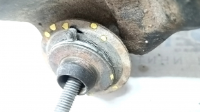 The front subframe of a Nissan Murano z52 19-24 AWD is rusty, with two cracked bushings.