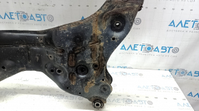 The front subframe of a Nissan Murano z52 19-24 AWD is rusty, with two cracked bushings.