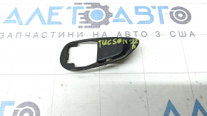 Hyundai Tucson 22-25 rear left outer handle plug
