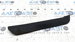 The left front bumper mudguard for a Chevrolet Equinox 18-24 is worn.