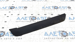 The right front bumper mudguard for a Chevrolet Equinox 18-24 is worn.