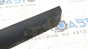 The right front bumper mudguard for a Chevrolet Equinox 18-24 is worn.