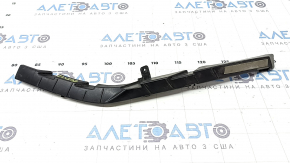 The right front bumper mount under the headlight of a Hyundai Tucson 22-24 is broken.