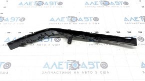 The right front bumper mount under the headlight of a Hyundai Tucson 22-24 is broken.
