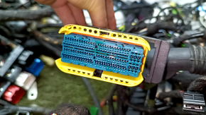 Audi E-Tron 19-23 interior wiring with fuse boxes, broken connector