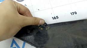 Rear bumper center trim Hyundai Tucson 22-24 structure, broken fasteners, crack in fastener