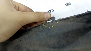 Rear bumper center trim Hyundai Tucson 22-24 structure, broken fasteners, crack in fastener