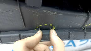 Plastic wiper grille Hyundai Tucson 22-25 broken fasteners, broken fastener, cracks in guides, broken guide