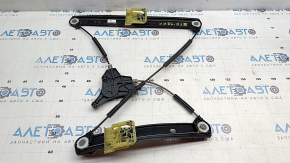 The rear right window lift mechanism of the Audi E-Tron 19-23 is cracked.