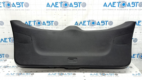 The lower trim of the Kia Niro 17-22 trunk door is black, scratches, and the fasteners are broken.