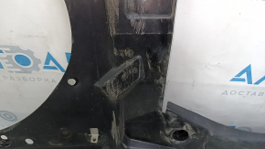 The front bumper guard of the Chevrolet Equinox 22-24 is worn out, the fastening is broken
