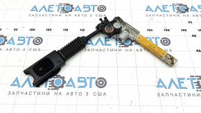 Kia Niro 17-22 HEV, PHEV passenger seat belt tensioner rusty