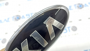 KIA emblem badge front bumper Kia Niro 17-22 air along the edge, scratches