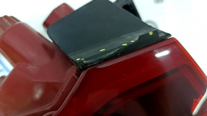 Kia Niro 17-22 halogen left outer fender light, 4-pin, torn seal, scratches