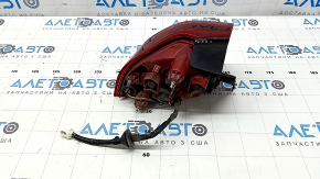 Kia Niro 17-22 halogen right outer fender light, 4 pins, torn seal, scratches