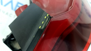 Kia Niro 17-22 halogen right outer fender light, 4 pins, torn seal, scratches