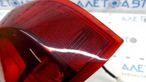 Kia Niro 17-22 halogen right outer fender light, 4 pins, torn seal, scratches