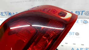 Kia Niro 17-22 halogen right outer fender light, 4 pins, torn seal, scratches