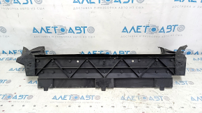 The lower radiator deflector of the Chevrolet Equinox 22-24 is broken.