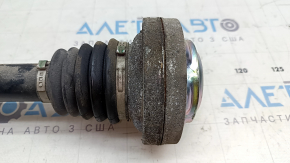 The rear right half shaft of the Audi E-Tron 19-23 is rusty.