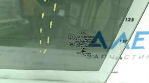 Mercedes C-class W205 front left door glass scratches 15-16
