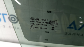 Front right door glass Mercedes C-class W205 15-16 FUYAO, scratches