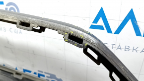 Adjusting the front lower bumper of a VW Tiguan 18-21 (scratches)