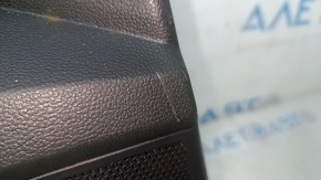 Rear left door panel for a VW Tiguan 18-20, black leather armrest, plastic insert, with handle, scratches