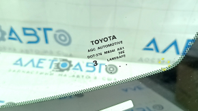 Toyota Camry V50 12-14 USA windshield chipped, air along the edge, sand