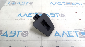 The trunk release button cover for the VW Tiguan 18-24 interior is broken.