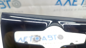 The center console trim on the Polestar 2 21-25 is worn out.
