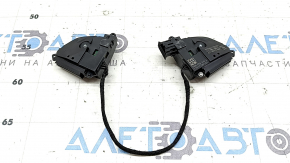 The steering wheel controls on a VW Tiguan 19-21, under the radar, are scratched.
