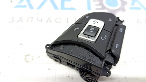 The steering wheel controls on a VW Tiguan 19-21, under the radar, are scratched.