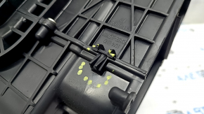 The heater housing is bare, the air conditioner mount is broken for a Hyundai Tucson 22-24.