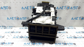 The heater housing is bare, the air conditioner mount is broken for a Hyundai Tucson 22-24.