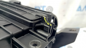 The bare heater housing of the Hyundai Tucson 22-24 ventilation is broken.