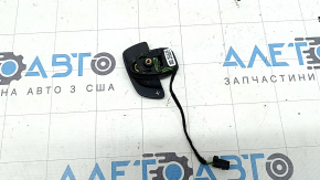 The right steering paddle shifter for a Mercedes C-class W205 15-18 has peeled off.