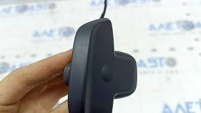 The right steering paddle shifter for a Mercedes C-class W205 15-18 has peeled off.