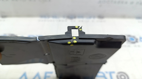 Positive terminal Polestar 2 21-25 with cover, broken latches