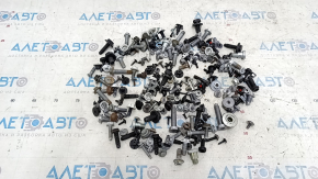 Incomplete interior hardware for VW Tiguan 18-24