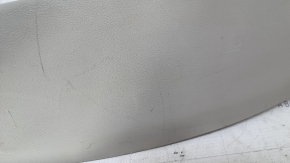 Upper trim of the trunk door of the Nissan Leaf 13-17 is gray, scratches, needs cleaning, the plastic has turned white
