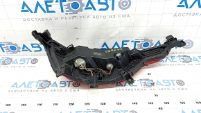 Kia Niro 23-24 halogen right rear bumper light, debris under the glass, broken connector mount