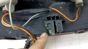 Kia Niro 23-24 halogen right rear bumper light, debris under the glass, broken connector mount