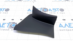 The rear left outer wing light cover for a Toyota Prius 50 16-18 has a broken mount.