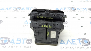 Kia Niro 23-24 center console air vent, gloss black with chrome, cracks in the mountings