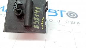The fuel filler flap lock on a Mercedes C-class W205 15-18 is broken.