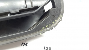 The gas cap housing of the Mercedes C-class W205 15-18 has a torn seal.