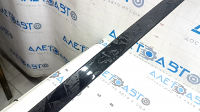 Left windshield molding for Kia Niro 2023-2024, gloss black, scratches, glued on