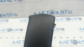 Kia Niro 23-24 rear center console trim, black, under the air vent, scratches