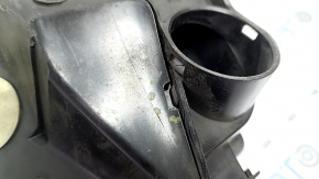 Volvo XC90 16-25 T8 supercharger air filter housing, broken mount